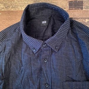 UNIQLO NEW MEN’S BLACK BUTTON DOWN WITH STRIPES